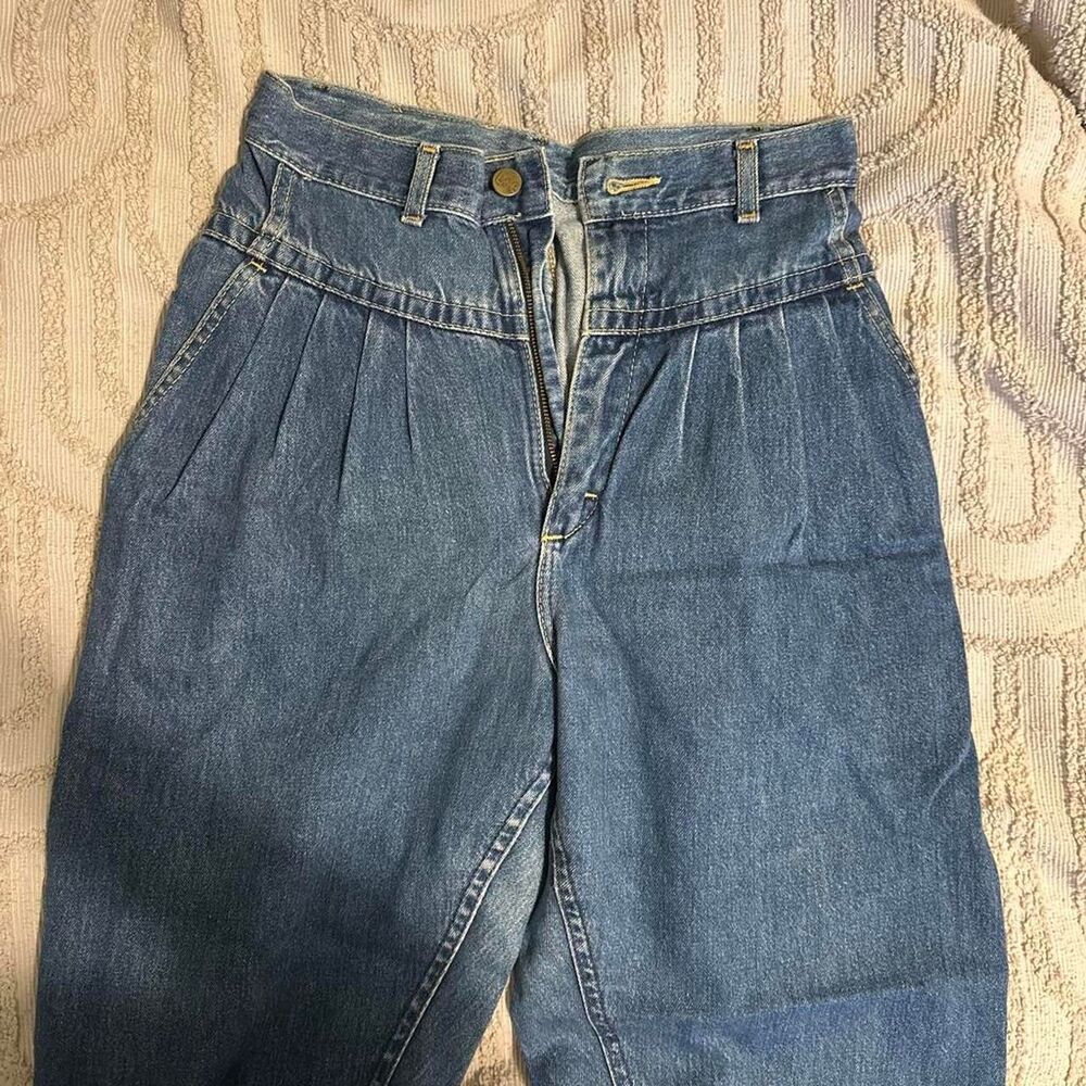 Vintage Lee Women's Blue and Navy Jeans